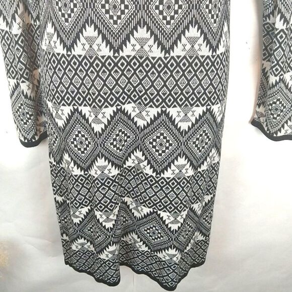 Women's black and white Long Sleeve  Aztec print Knit Sweater dress sz S Western - Picture 4 of 10